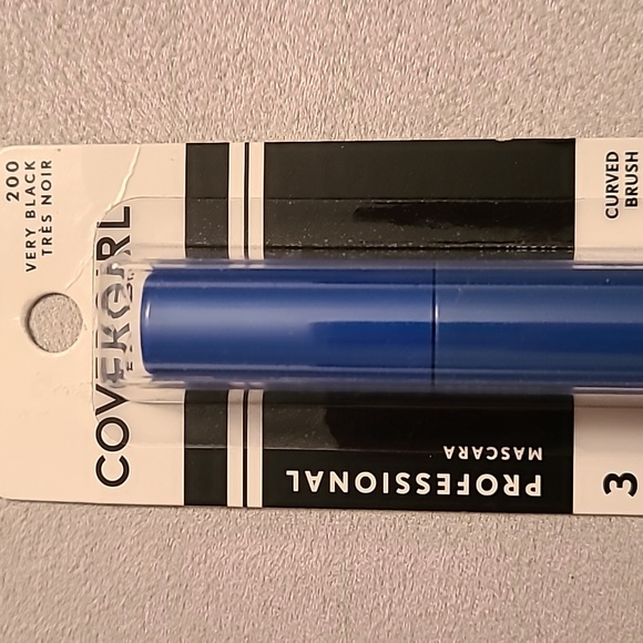 COVERGIRL MAKEUP BUNDLE OF 7 ITEMS - Picture 11 of 13